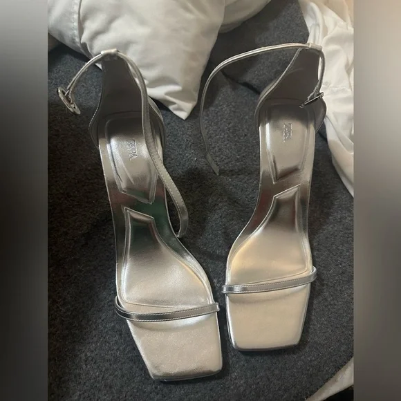 Zara silver heels - Picture 2 of 3